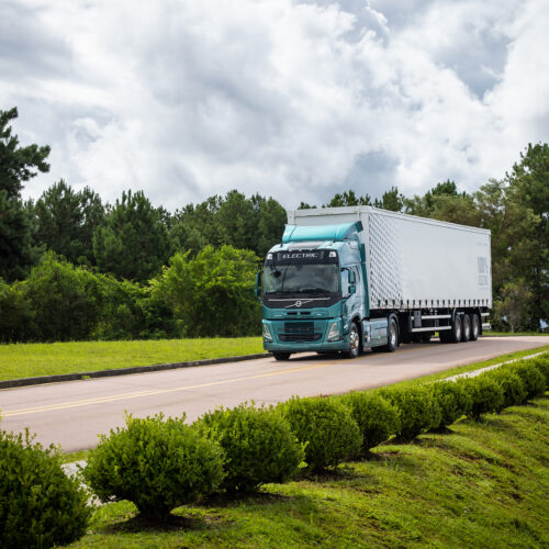 Volvo faz seu primeiro negócio de caminhões elétricos pesados no BrasilCaminhão Volvo FM ELECTRIC 100% Elétrico. Foto: Rodolfo Buhrer / La Image / Volvo 