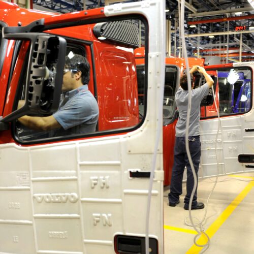 Volvo do Brasil, linha de produção 
