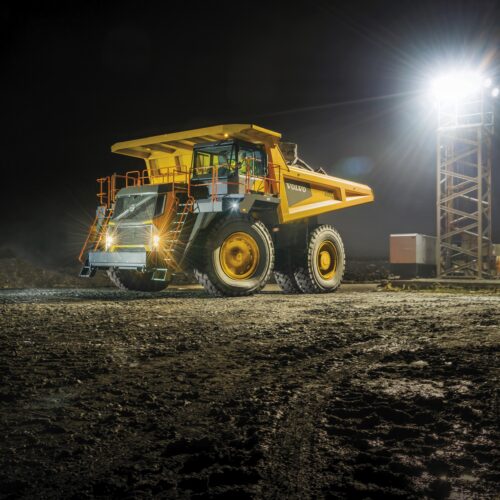 Volvo CE - Caminhão Rígido R100E 