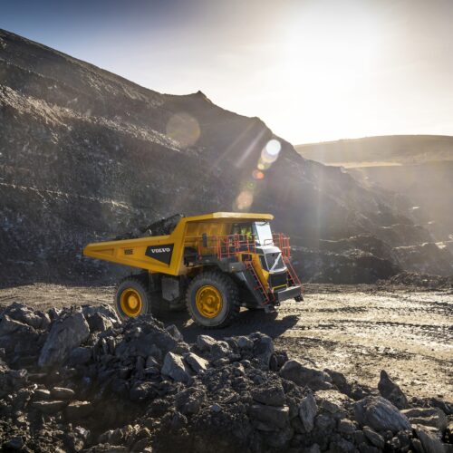 Volvo CE - Caminhão rígido R100E 
