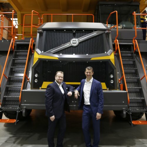 Volvo CE - Caminhão rígido R100E 