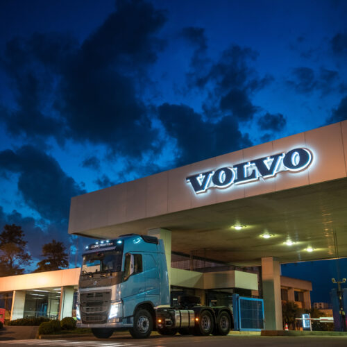 Volvo contrata 300 funcionários 