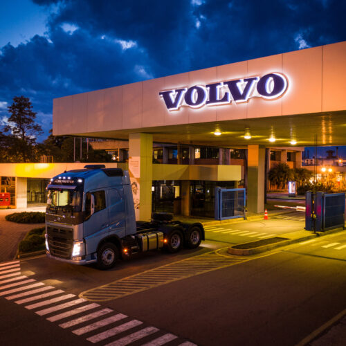 Volvo contrata 300 funcionários e expande segundo turno 